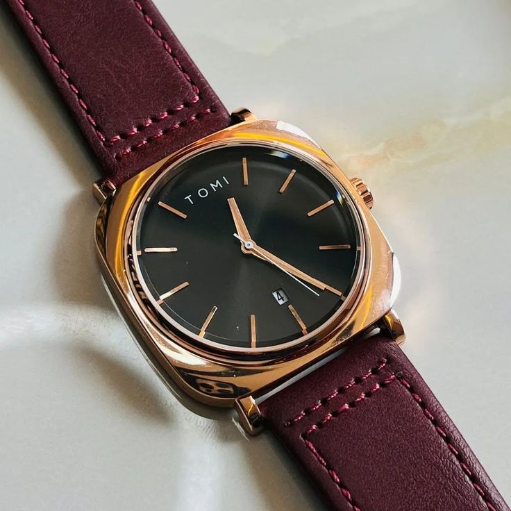 TOMI T-084 Men's Watch Quartz Date Leather Straps